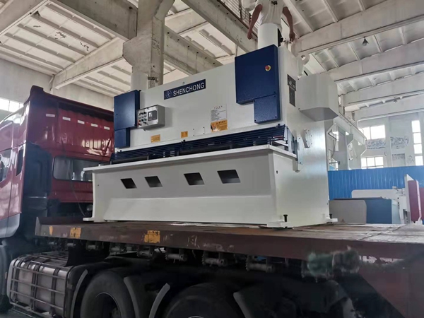 發(fā)鄭州做汽車部件一臺(tái)16x2500高精度剪板機(jī)