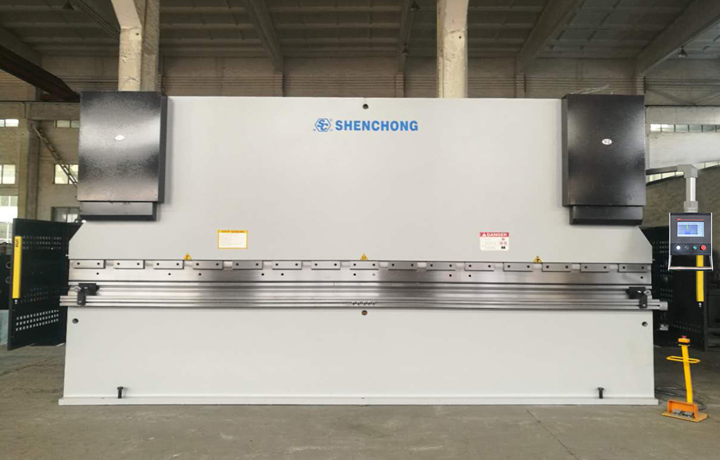 數(shù)控折彎機300T6000（4+1軸）s630出口.jpg